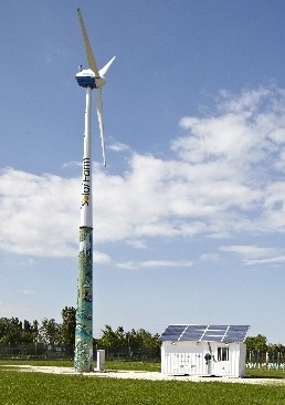 Windkraftanlage 25kW auf abgesanntem Mast mit Seilwinde, Windmessung, Windmeßsystem